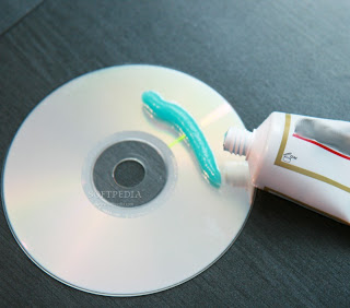 How-to-Fix-Your-Scratched-CDs-DVDs-with-Toothpaste-3